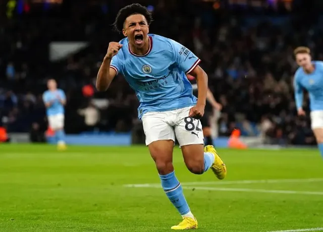 Lewis và sự thay thế hoàn hảo